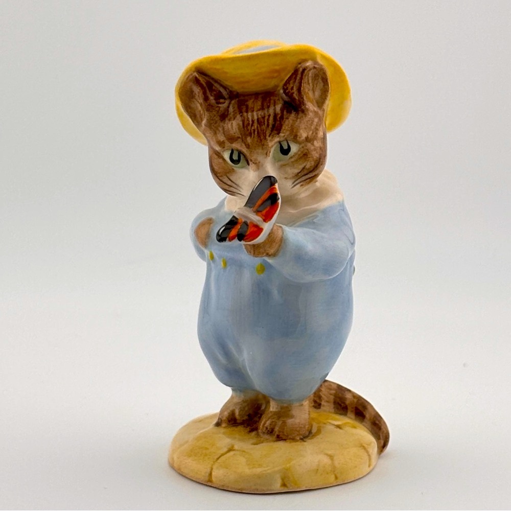 Vtg Beatrix Potter’s Tom Kitten and Butterfly Royal Albert Porcelain Figurine